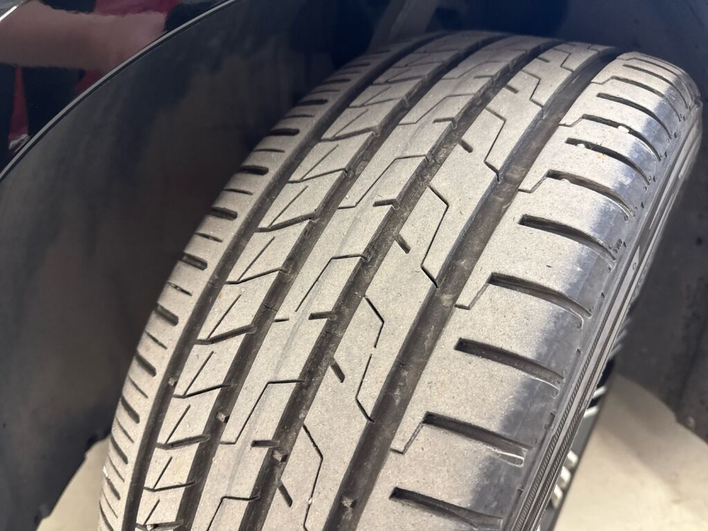 Volvo V60 2018 Musta