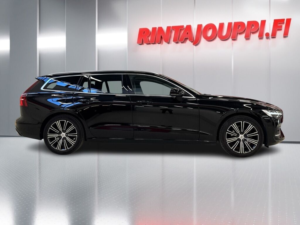 Volvo V60 2018 Musta