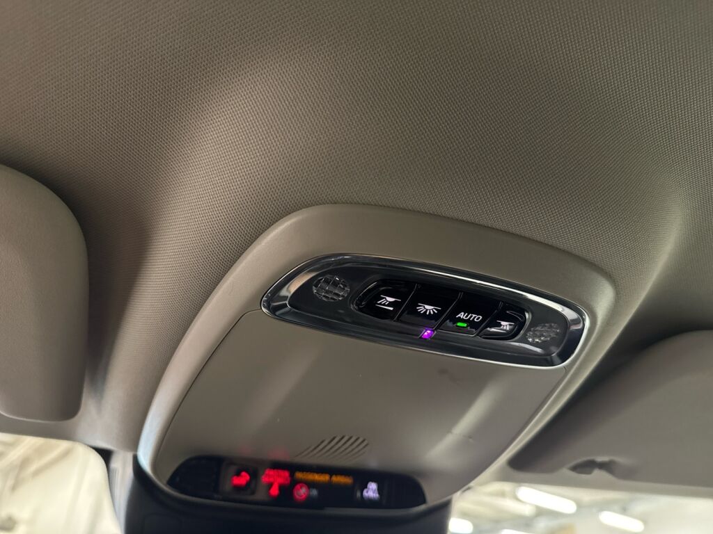 Volvo V60 2018 Musta