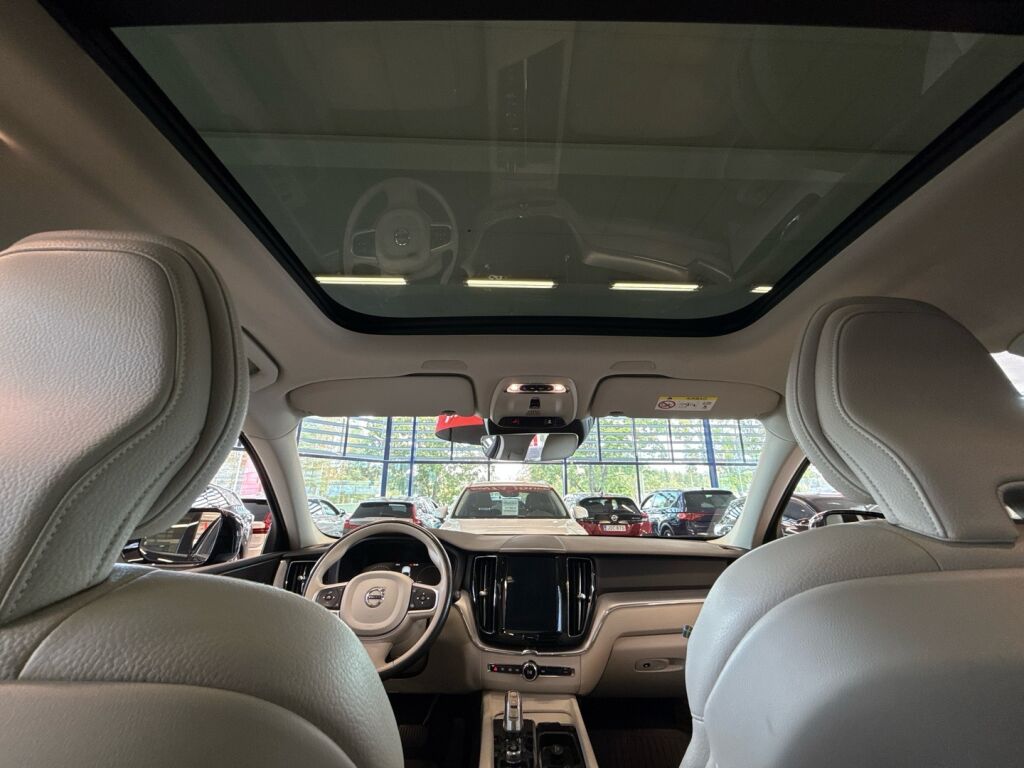 Volvo XC60 2019 Musta