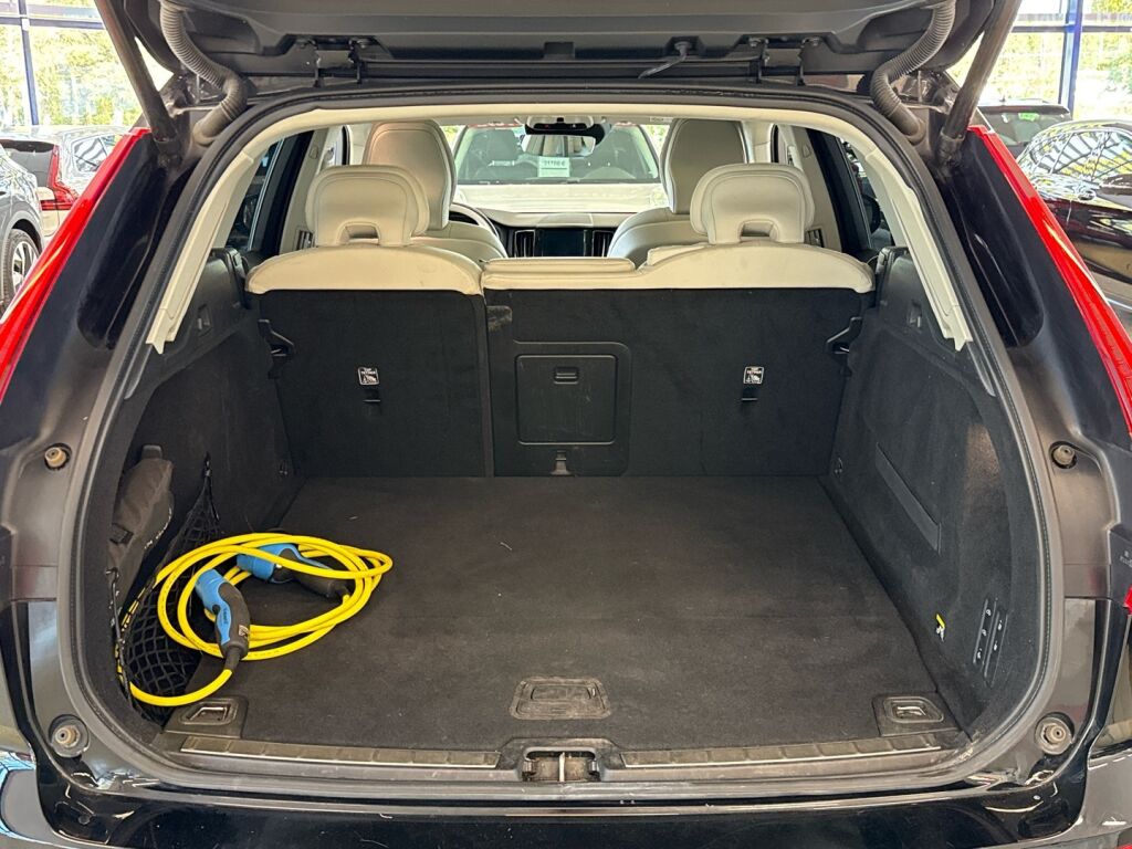 Volvo XC60 2019 Musta