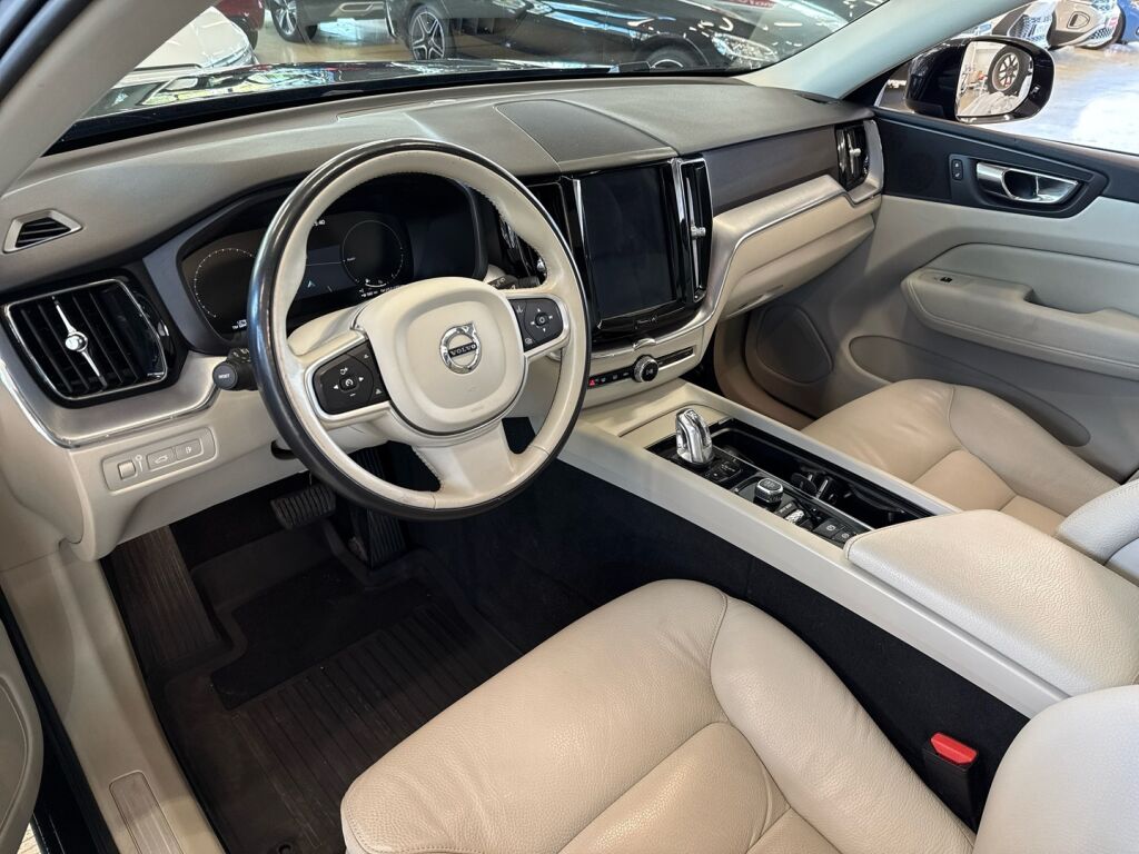 Volvo XC60 2019 Musta