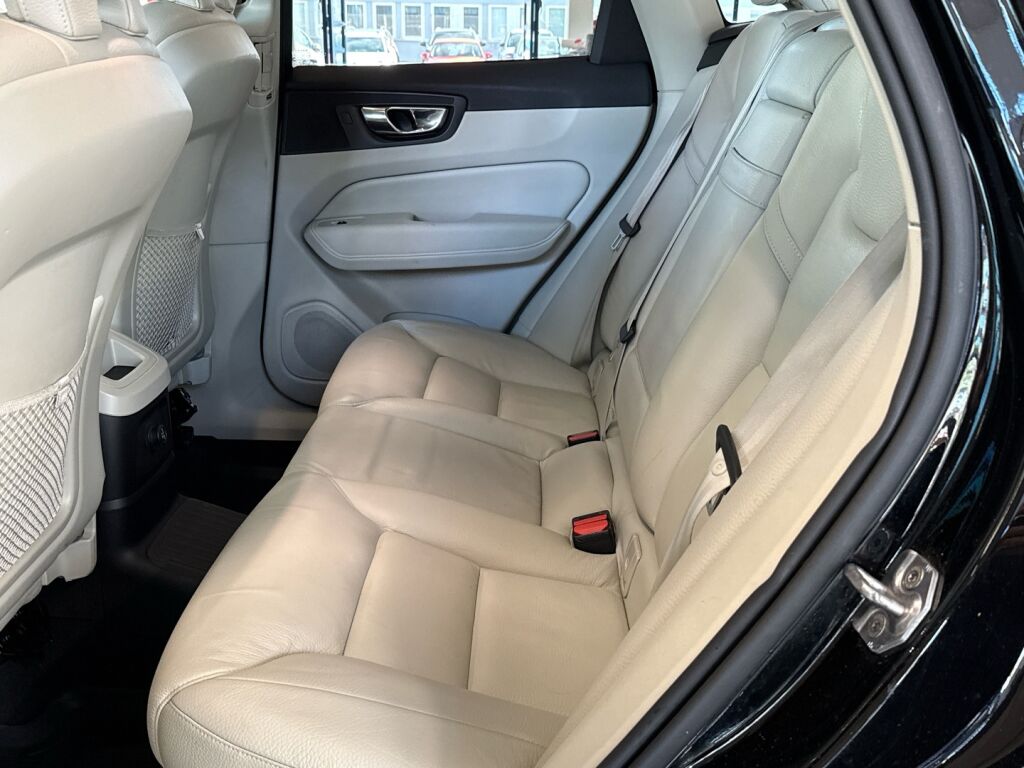 Volvo XC60 2019 Musta