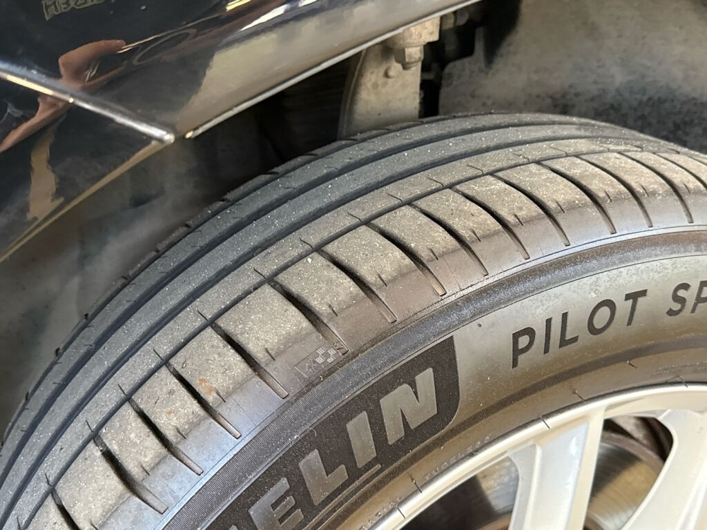 Volvo XC60 2019 Musta