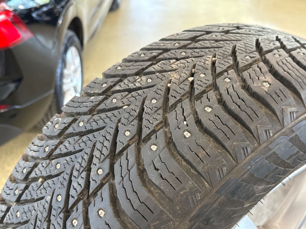 Volvo XC60 2019 Musta