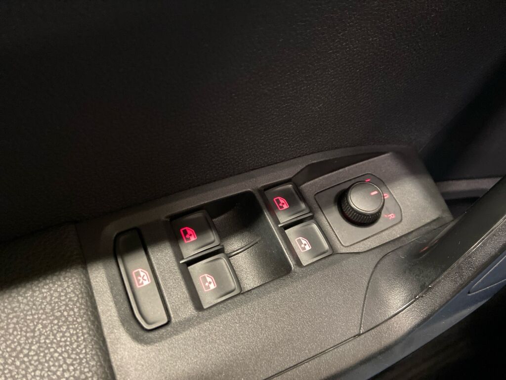 Seat Arona 2018 Valkoinen