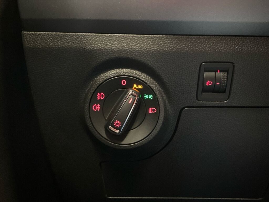 Seat Arona 2018 Valkoinen