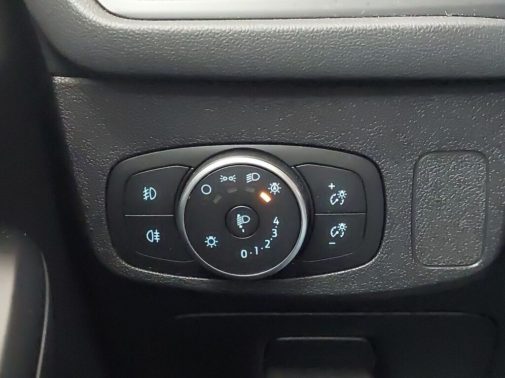 Ford Focus 2019 Valkoinen