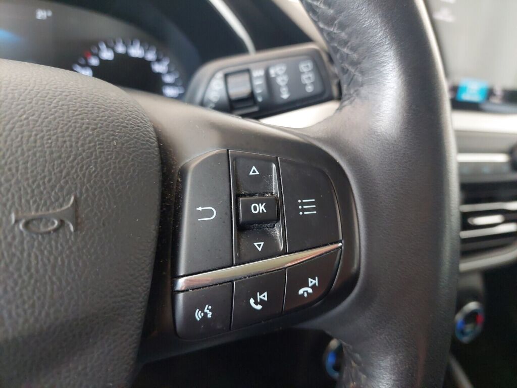 Ford Focus 2019 Valkoinen