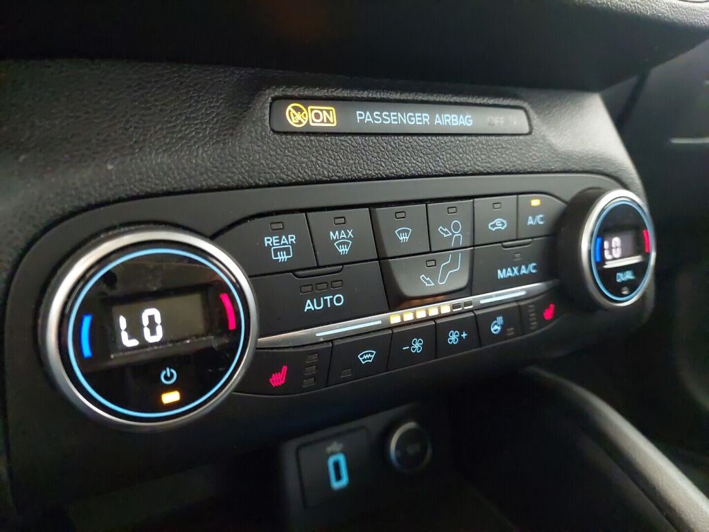 Ford Focus 2019 Valkoinen