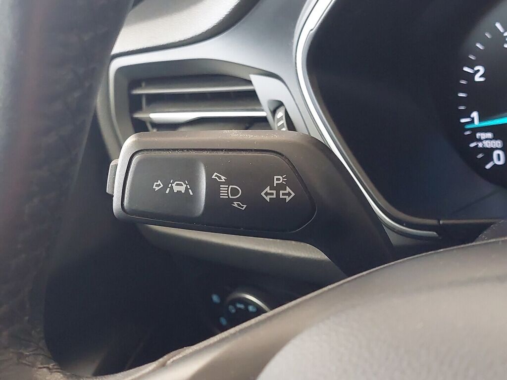 Ford Focus 2019 Valkoinen