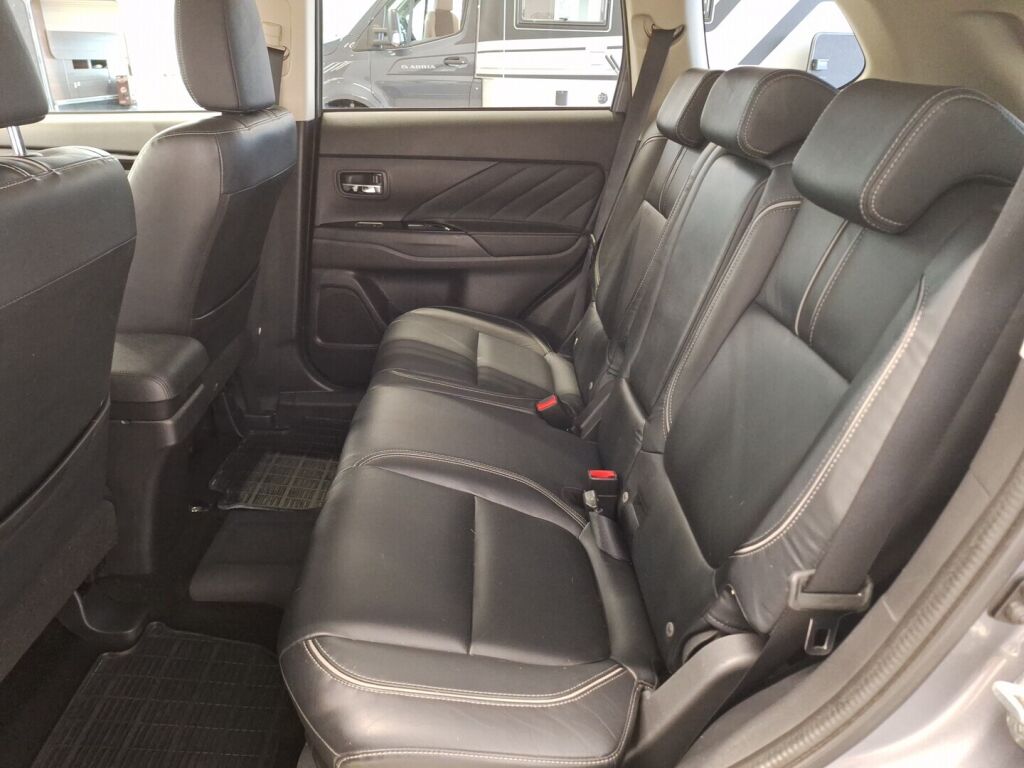 Mitsubishi Outlander PHEV 2015 Harmaa