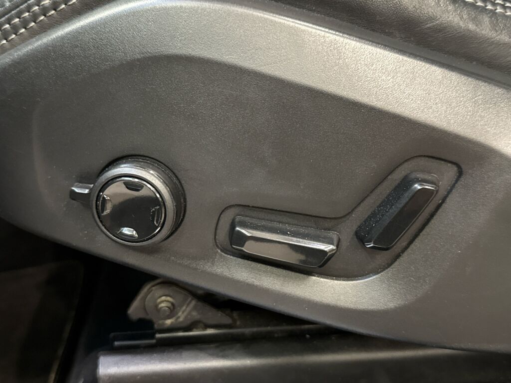 Volvo XC90 2018 Harmaa