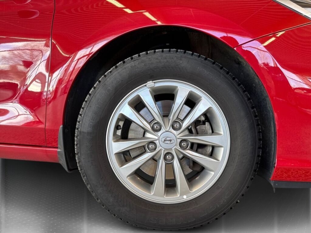 Hyundai i30 Wagon 2019 Punainen