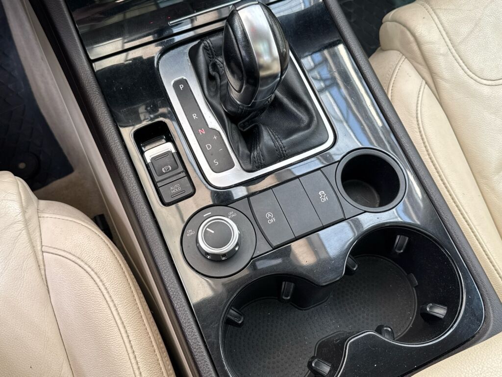 Volkswagen Touareg 2010 Sininen