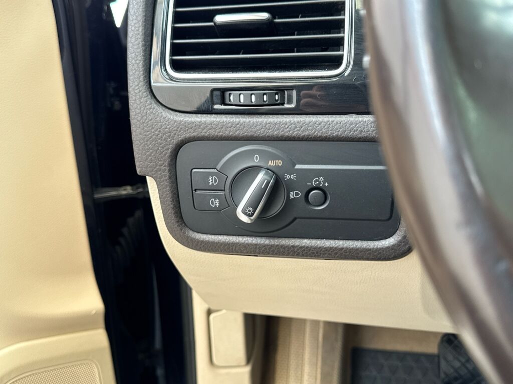 Volkswagen Touareg 2010 Sininen