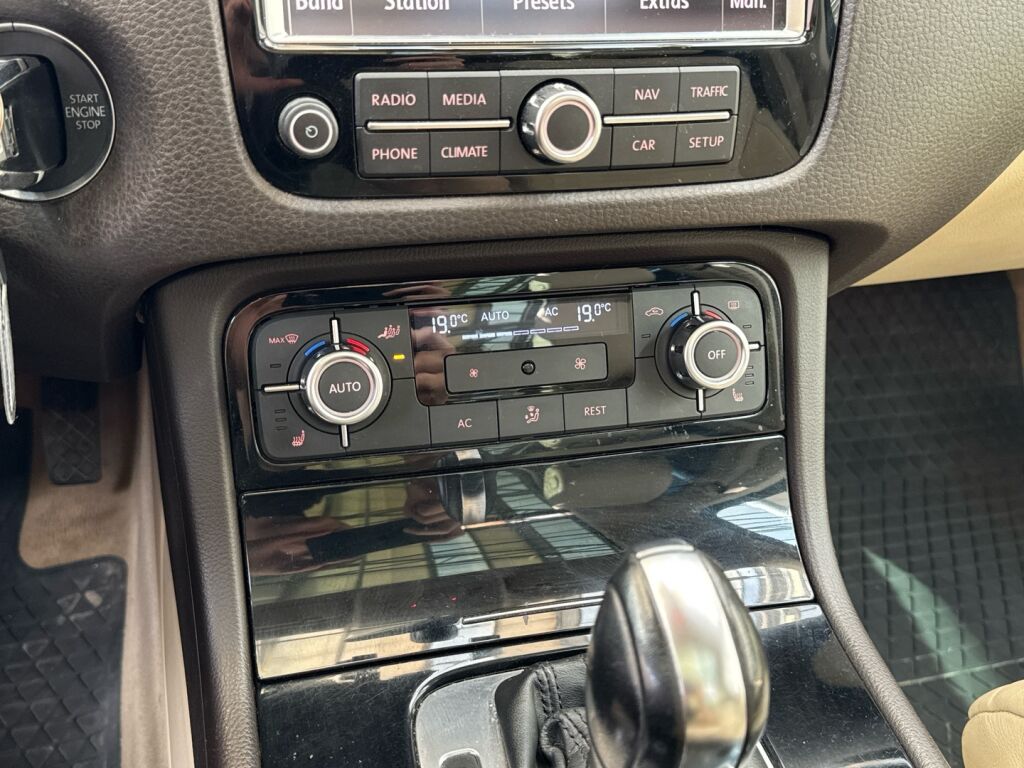 Volkswagen Touareg 2010 Sininen