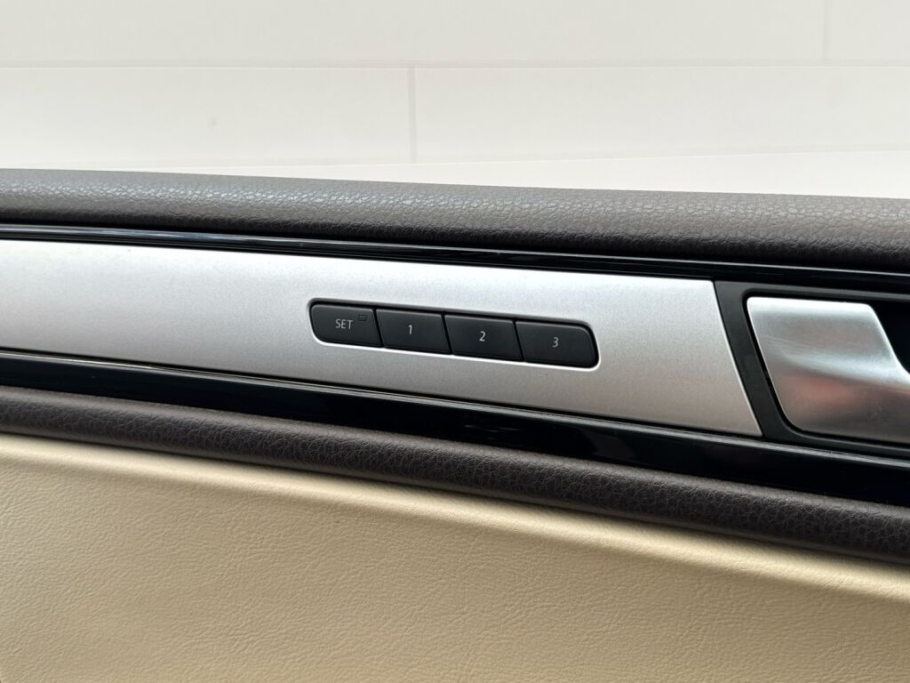 Volkswagen Touareg 2010 Sininen