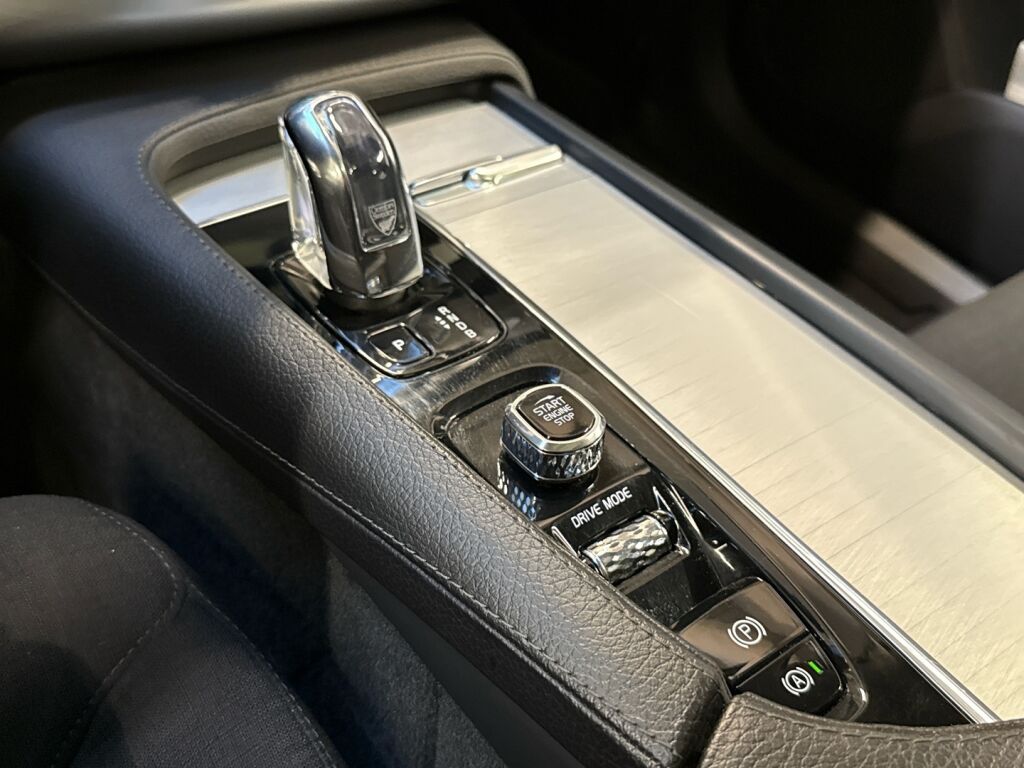 Volvo XC90 2019 Valkoinen