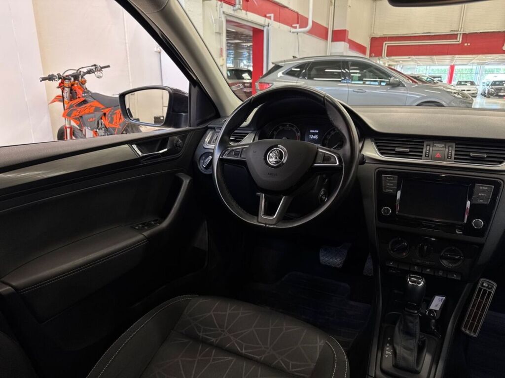 Skoda Rapid 2018 Musta