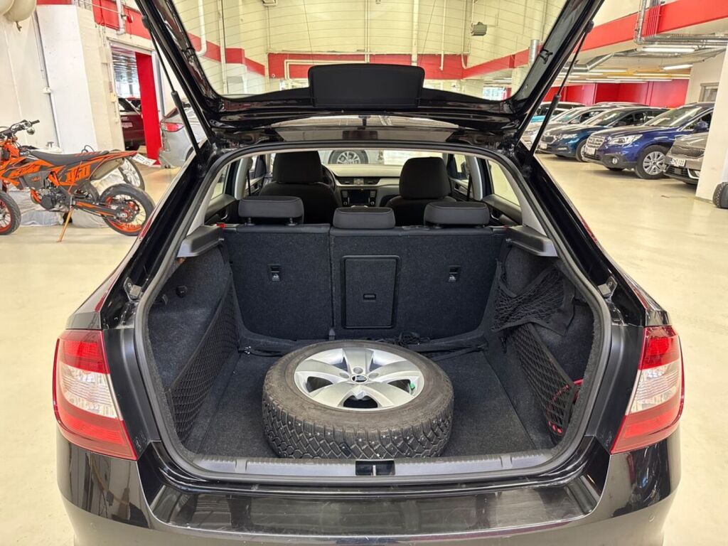 Skoda Rapid 2018 Musta