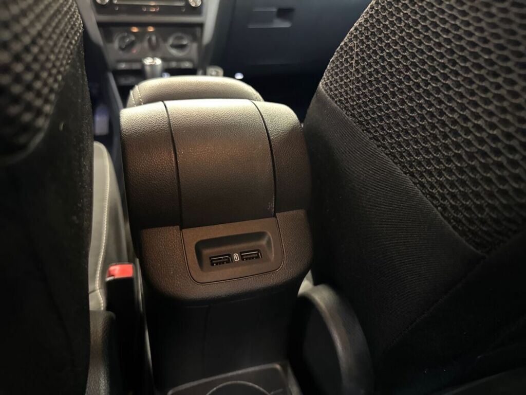 Skoda Rapid 2018 Musta