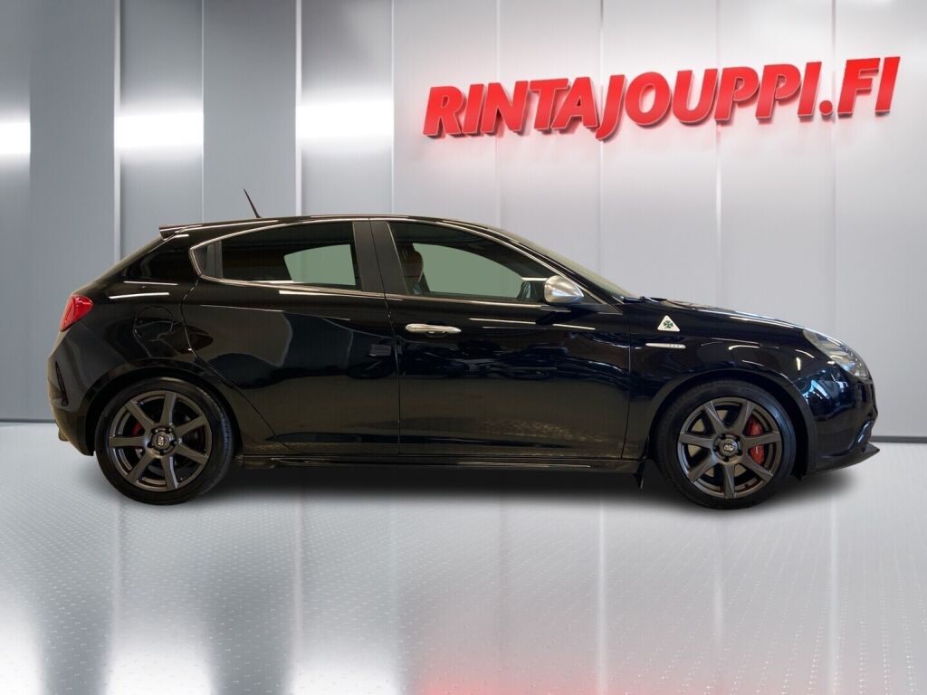 Alfa Romeo Giulietta 2011 Musta