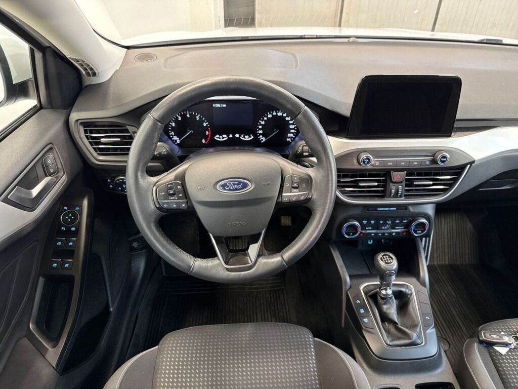 Ford Focus 2019 Valkoinen