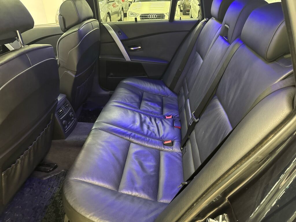 BMW 530 2006 Musta