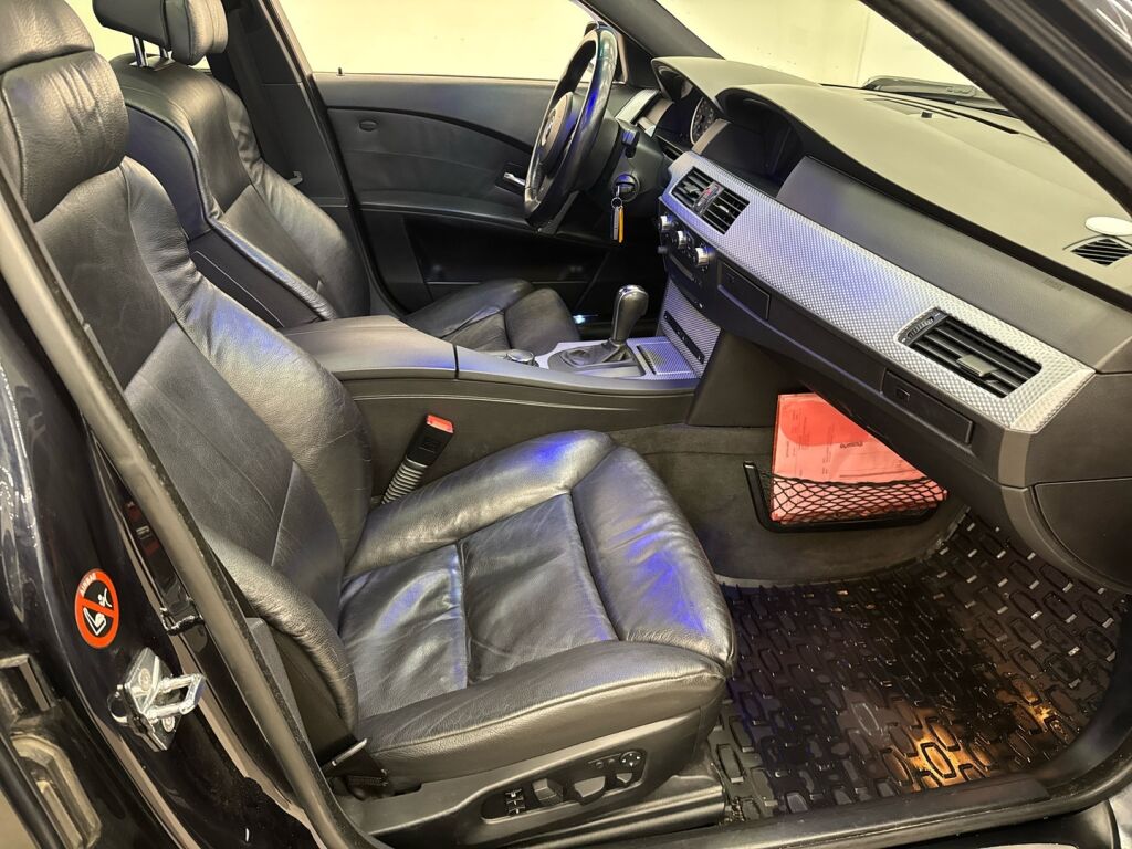 BMW 530 2006 Musta
