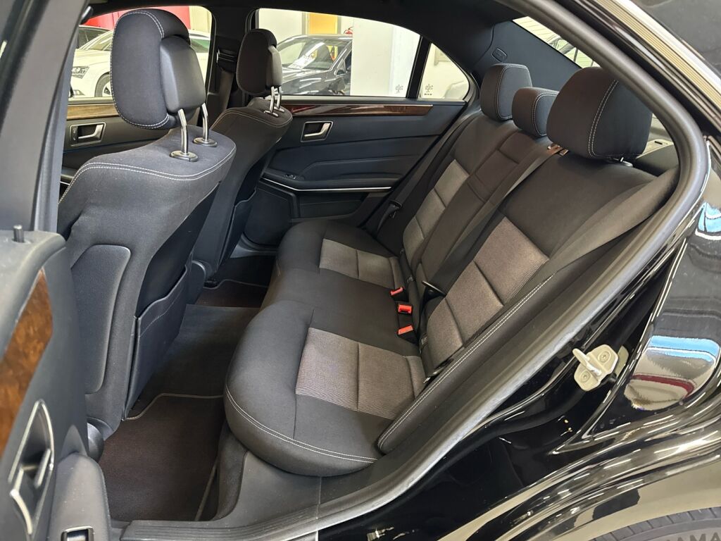 Mercedes-Benz E 2013 Musta
