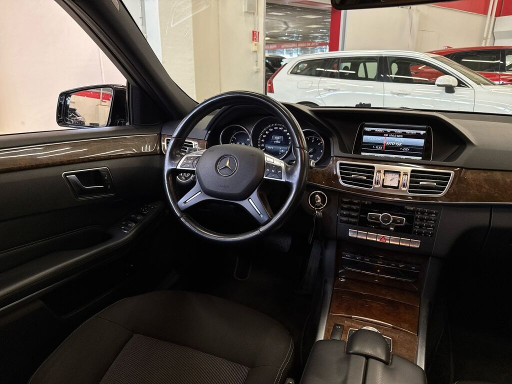 Mercedes-Benz E 2013 Musta