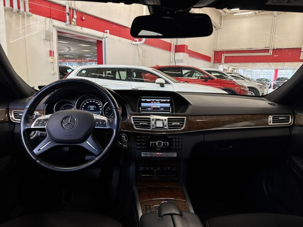 Mercedes-Benz E 2013 Musta