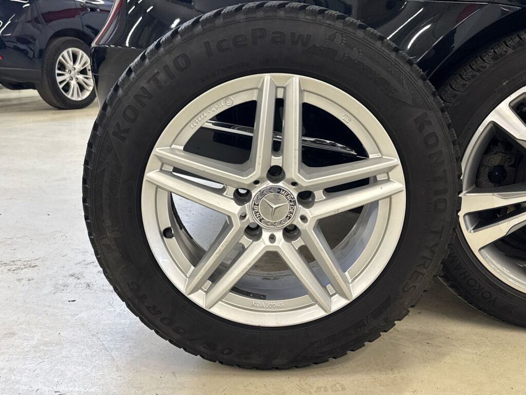 Mercedes-Benz E 2013 Musta