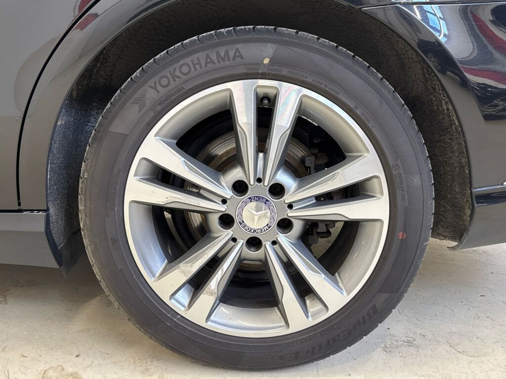 Mercedes-Benz E 2013 Musta