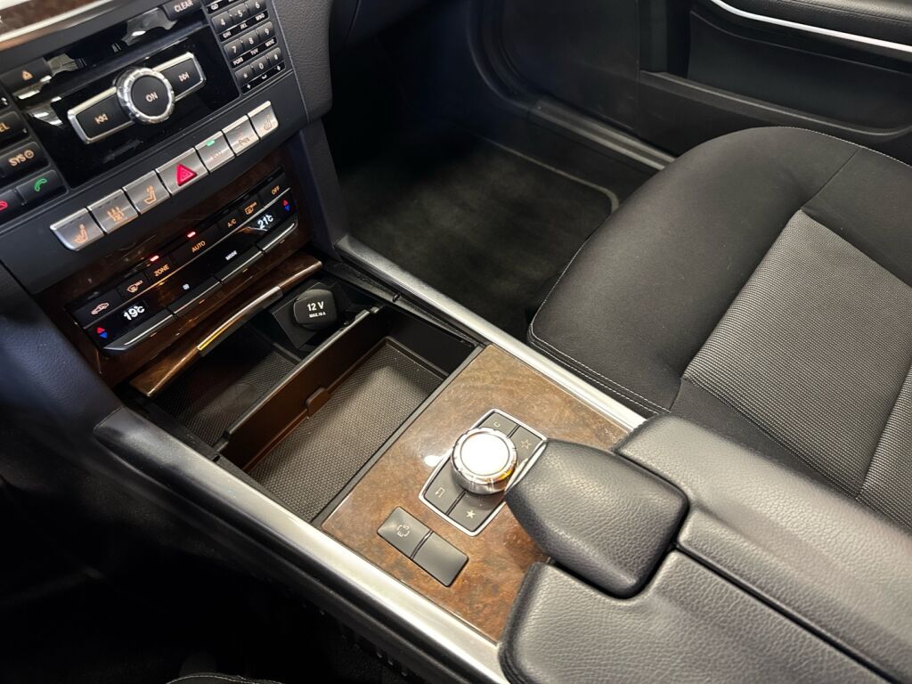 Mercedes-Benz E 2013 Musta