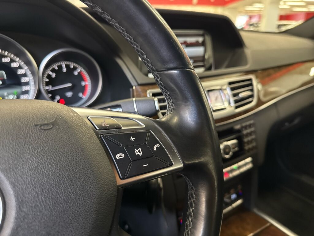 Mercedes-Benz E 2013 Musta