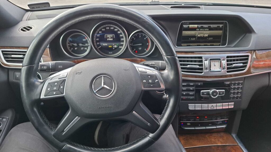Mercedes-Benz E 2013 Musta