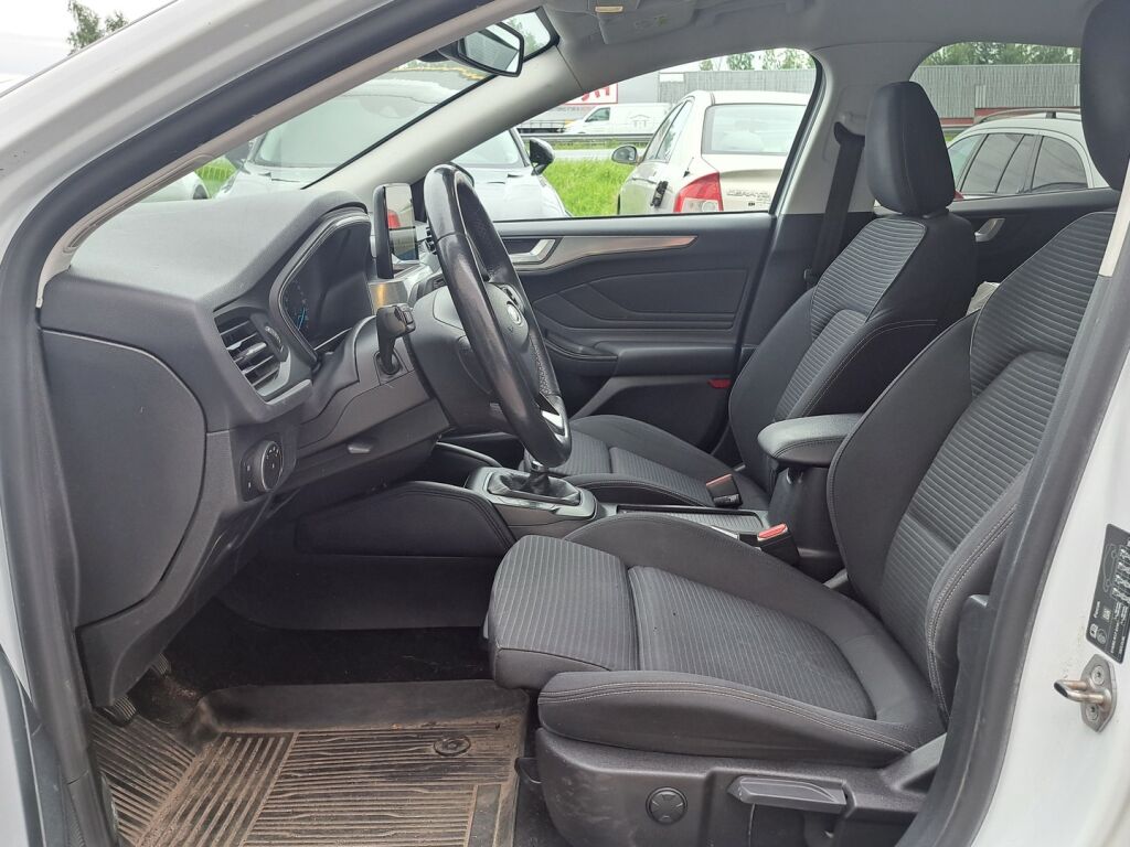 Ford Focus 2019 Valkoinen