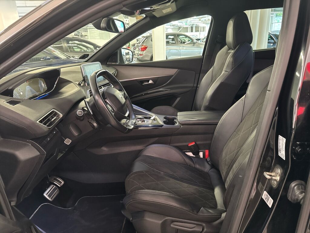Peugeot 5008 2019 Musta