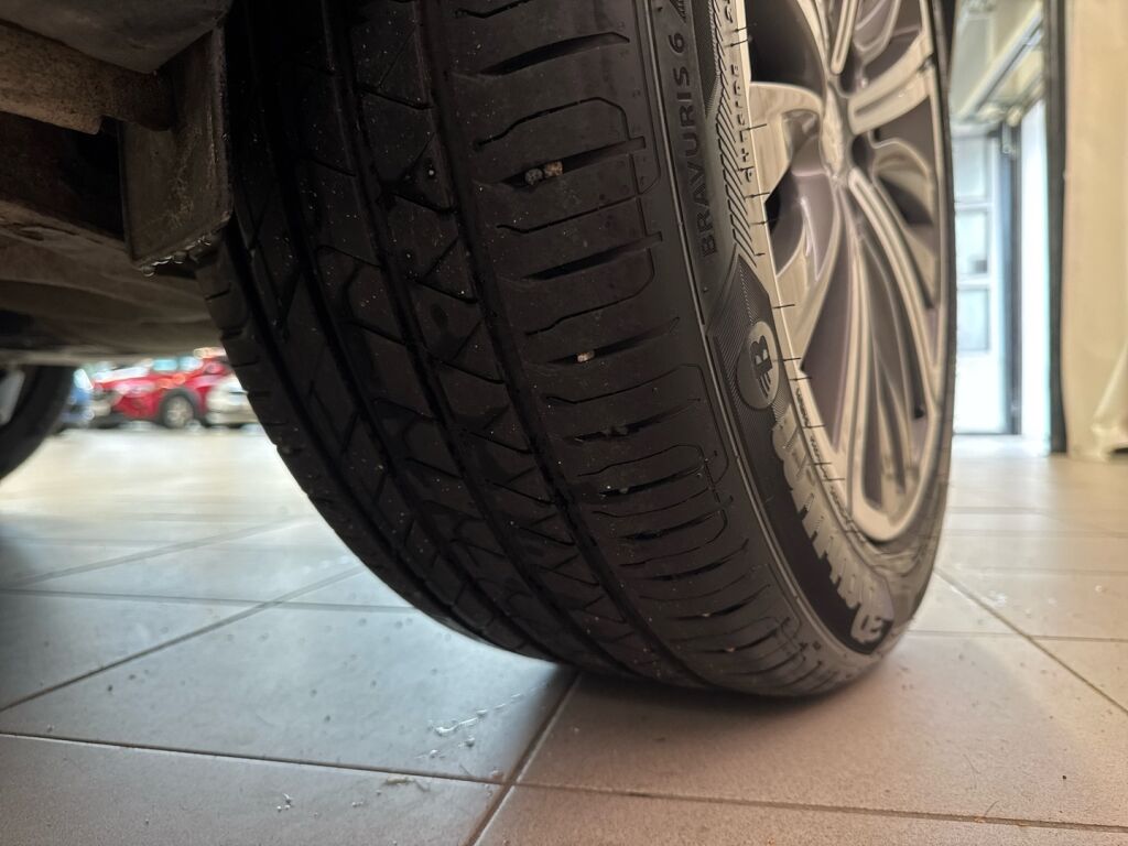 Peugeot 5008 2019 Musta