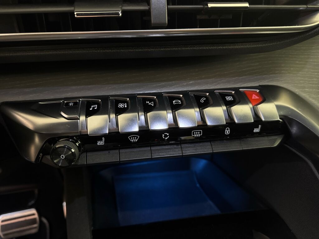 Peugeot 5008 2019 Musta