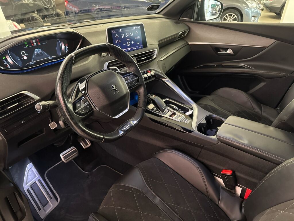 Peugeot 5008 2019 Musta
