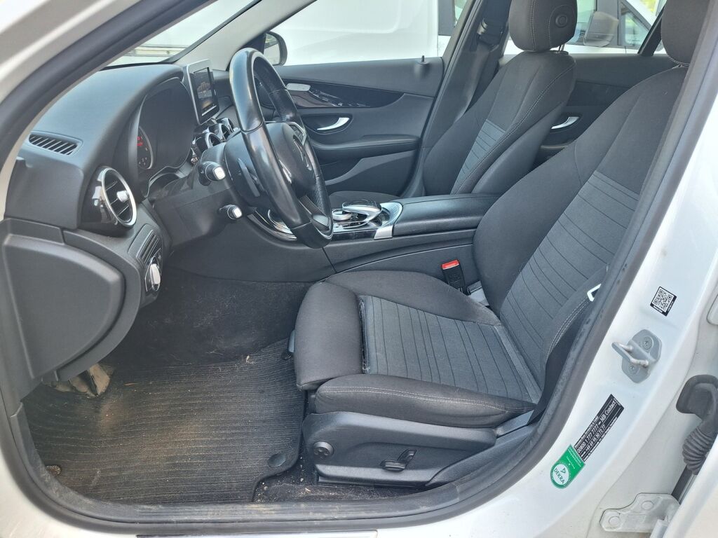 Mercedes-Benz C 2015 Valkoinen