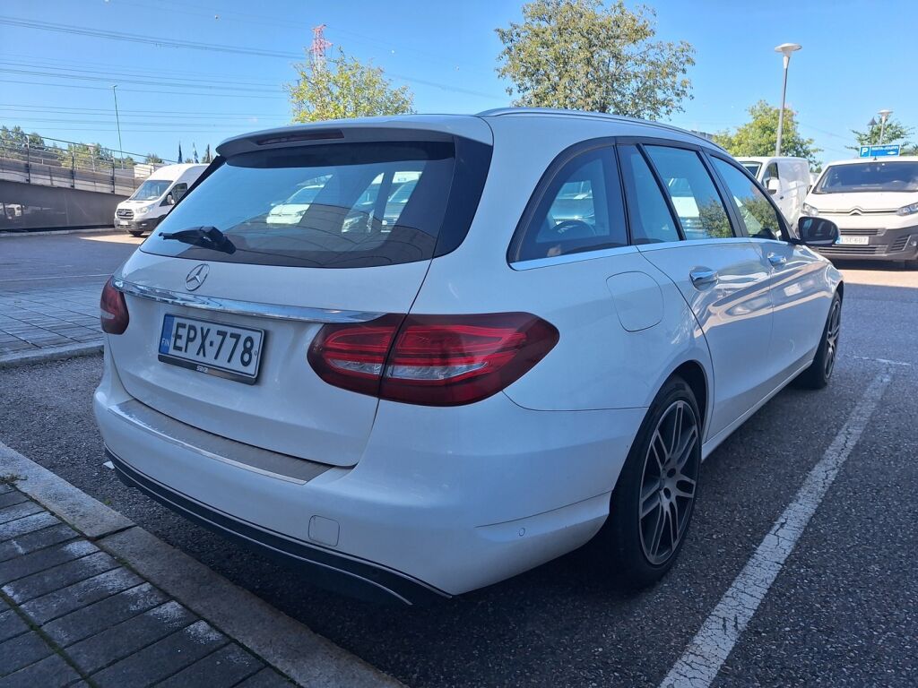 Mercedes-Benz C 2015 Valkoinen