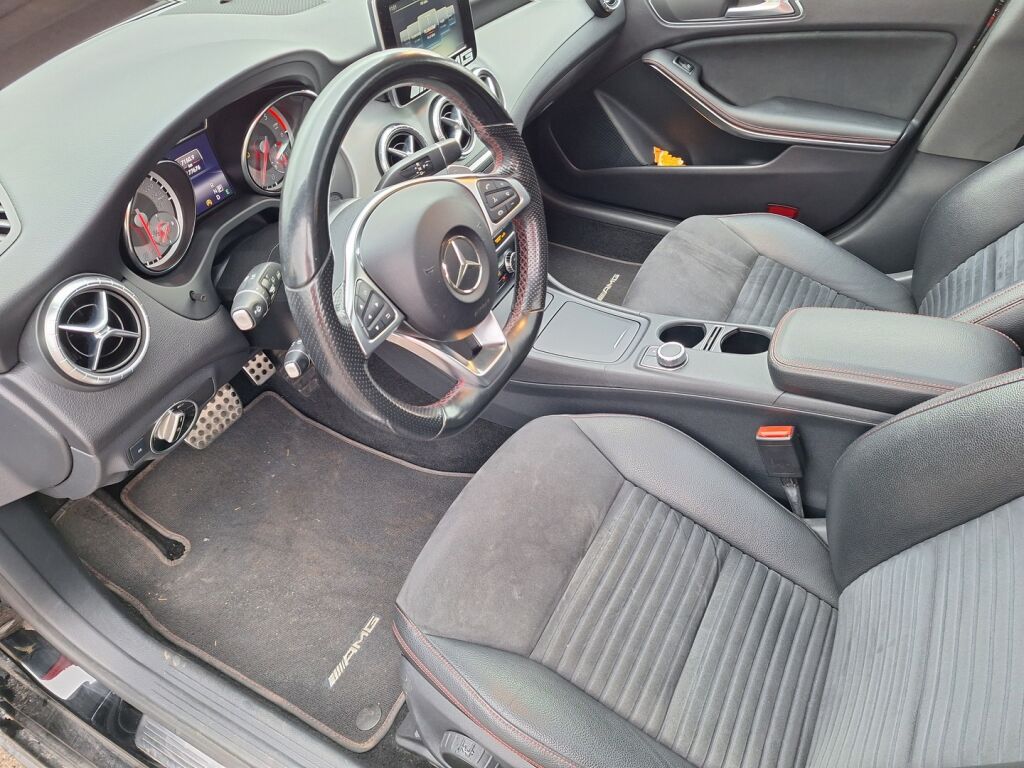 Mercedes-Benz CLA 2015 Musta