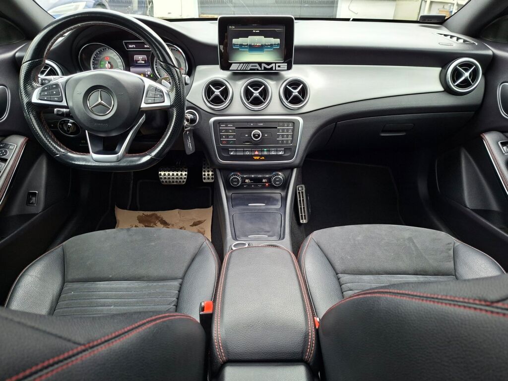 Mercedes-Benz CLA 2015 Musta