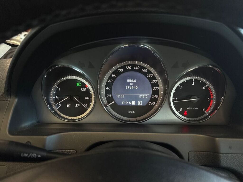 Mercedes-Benz C 2010 Harmaa