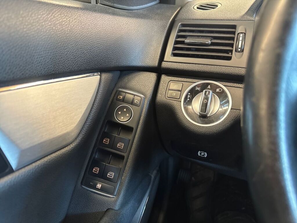 Mercedes-Benz C 2010 Harmaa