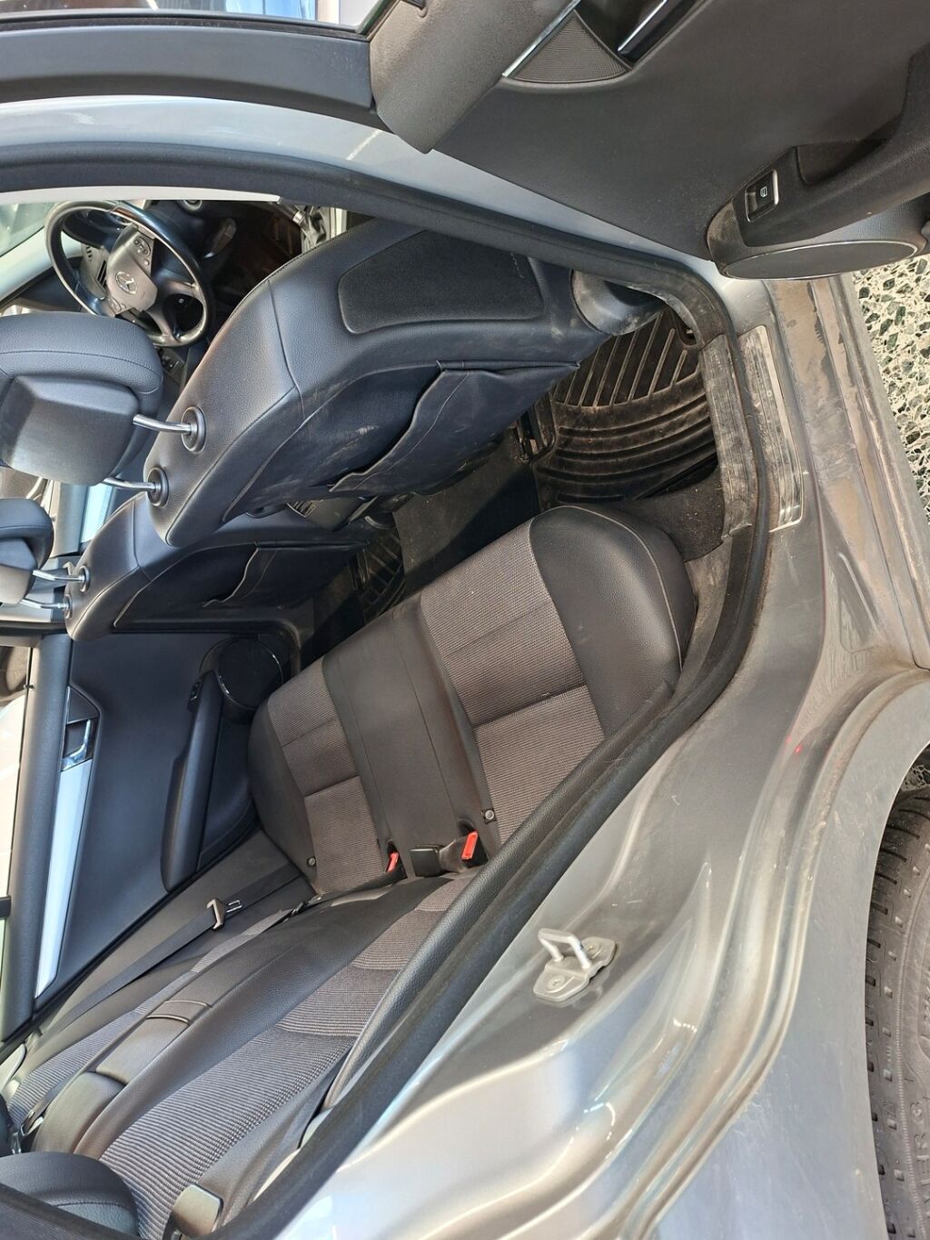Mercedes-Benz C 2010 Harmaa